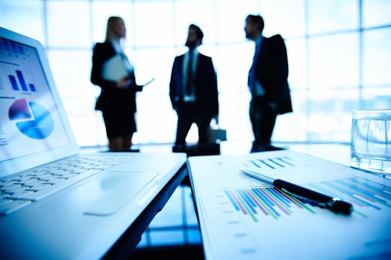 Modernes Finanzteam bei der strategischen Planung